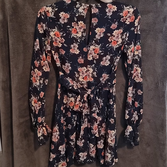 Dress - Picture 3 of 6